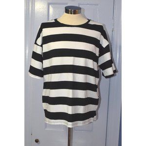 NWOT Black/ White Striped Fitted T size 3xl